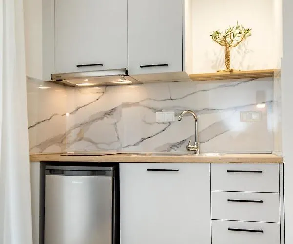 Strada Apartment *