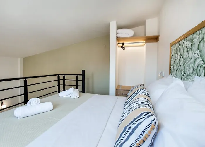 Strada Apartment *